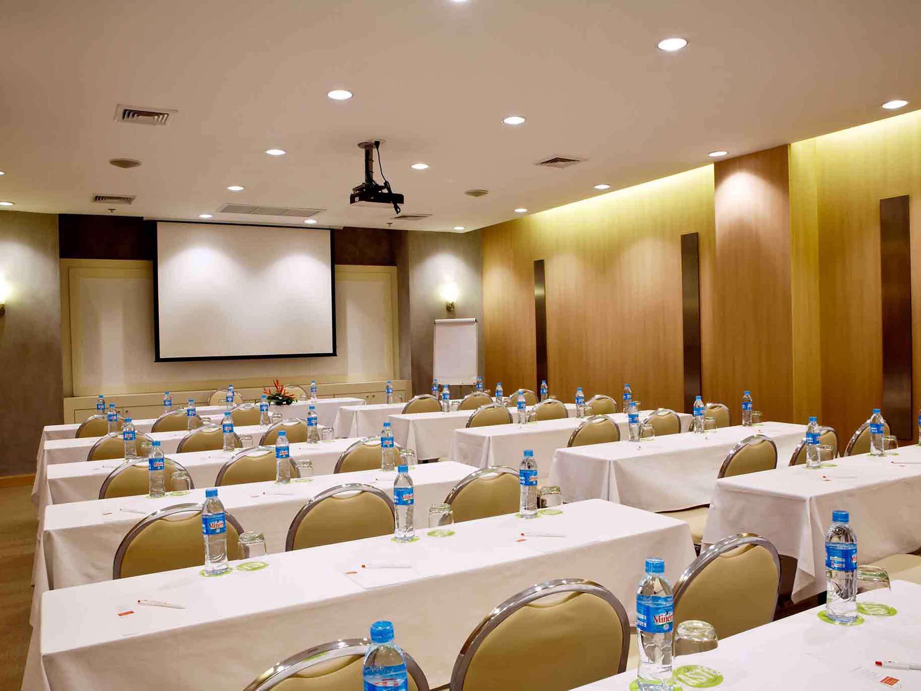 Hotel Ibis Phuket Patong Exterior foto