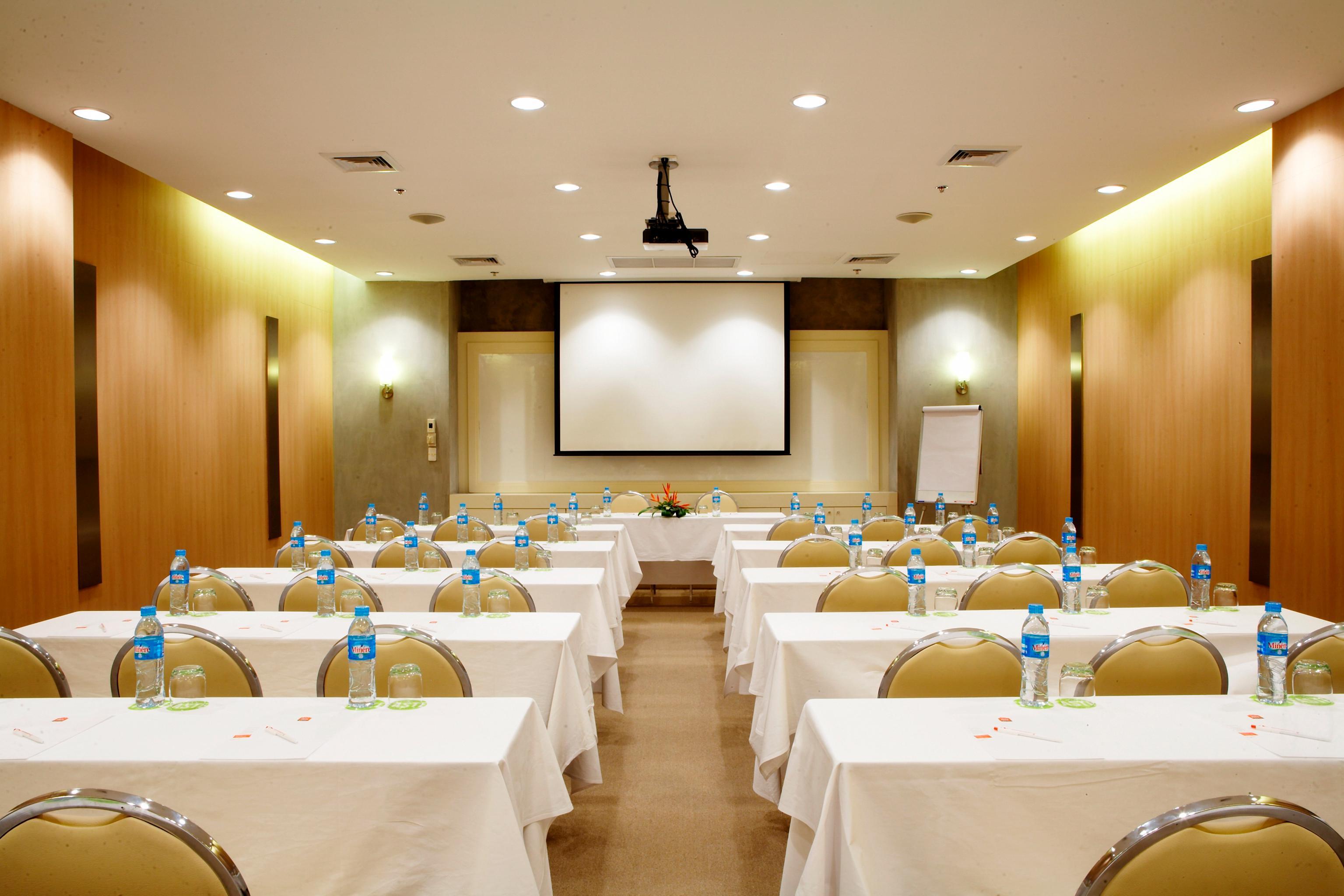 Hotel Ibis Phuket Patong Exterior foto